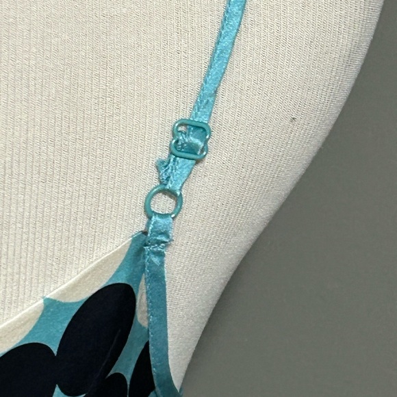 Cabi silk polka dot‎ camisole with adjustable shoulder straps - Picture 7 of 11